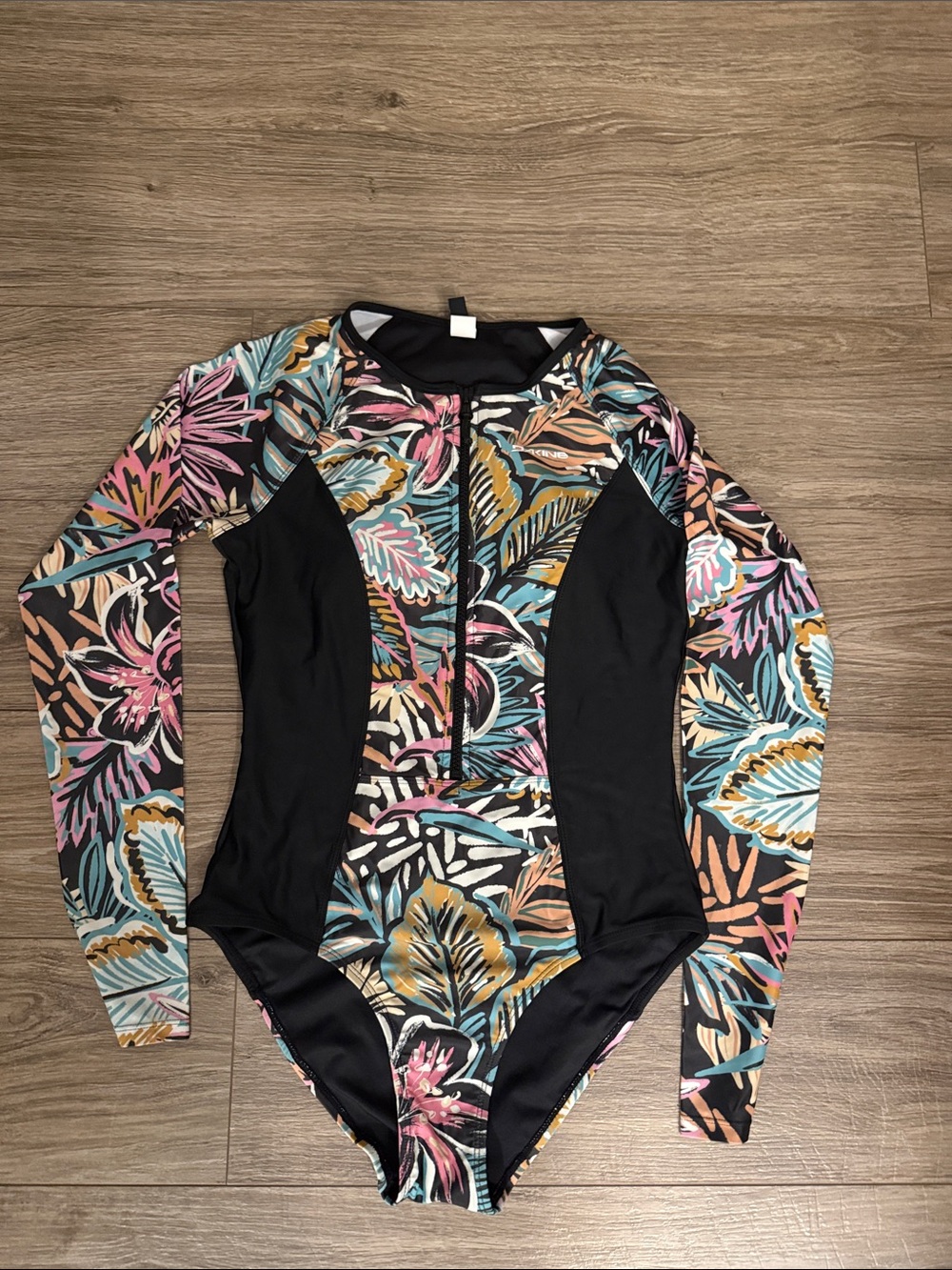 Dakine Women's Long Sleeve Floral Zip-Front Swimsuit - Black & Multi